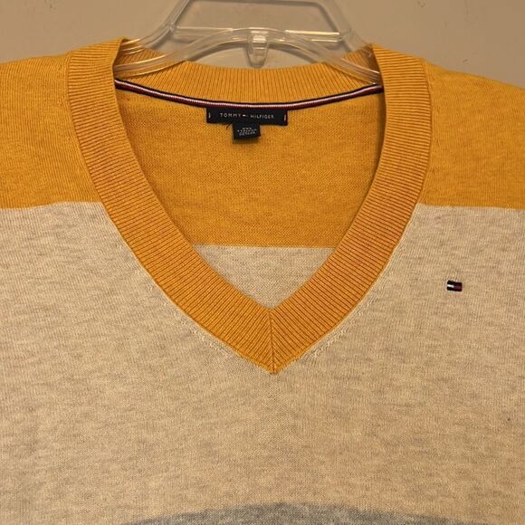 Tommy Hilfiger Stripe V-neck Lightweight Sweater - Size XXS - Picture 4 of 9